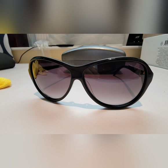 DAVID YURMAN Radiant Sunglasses. - Picture 1 of 5